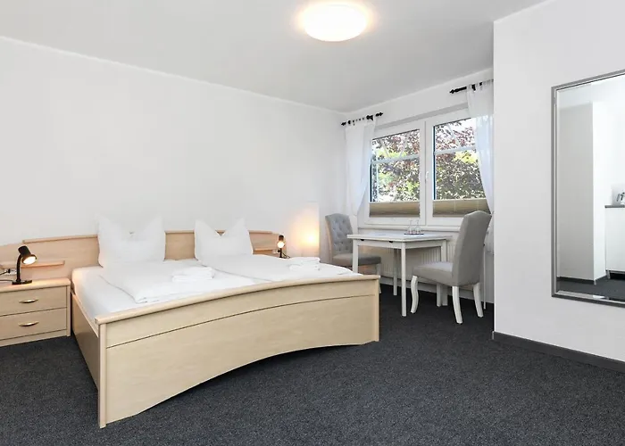 Hotel-pension Janssen - Gaestehaus Huus An't Deep 招待所 3*