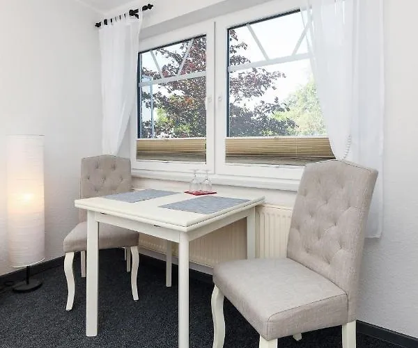 招待所 Hotel-pension Janssen - Gaestehaus Huus An't Deep 纽哈灵吉塞尔