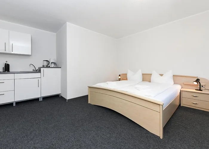 Hotel-pension Janssen - Gaestehaus Huus An't Deep 招待所 3*